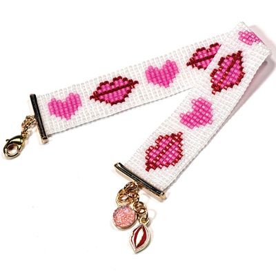 SBMDEL HEARTS Hearts and Kisses Bracelet Pattern SBMDEL HEARTS Hearts and Kisses Bracelet Pattern